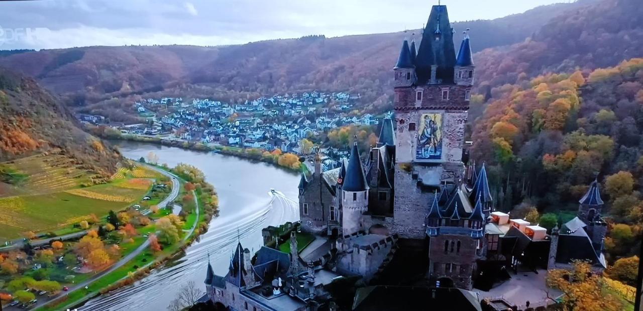 Attraktive Wohnung-Elztalidyll-Zwischen Mosel,Nuerburgring Und Burg Eltz Kollig Exterior photo